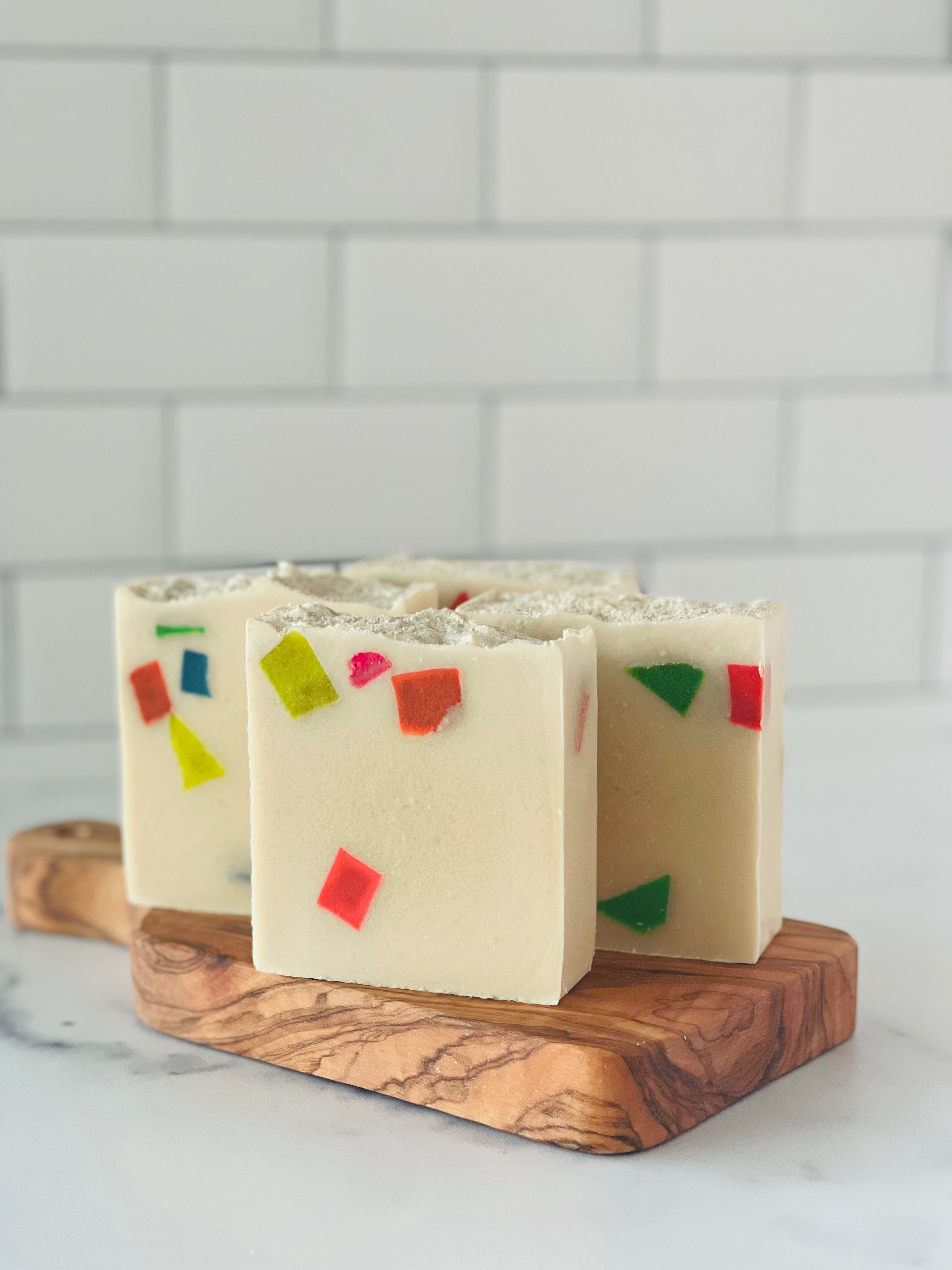 Dion Cleansing Bar Soap ll - Coconut Milk with Palo Santo & Mahogany